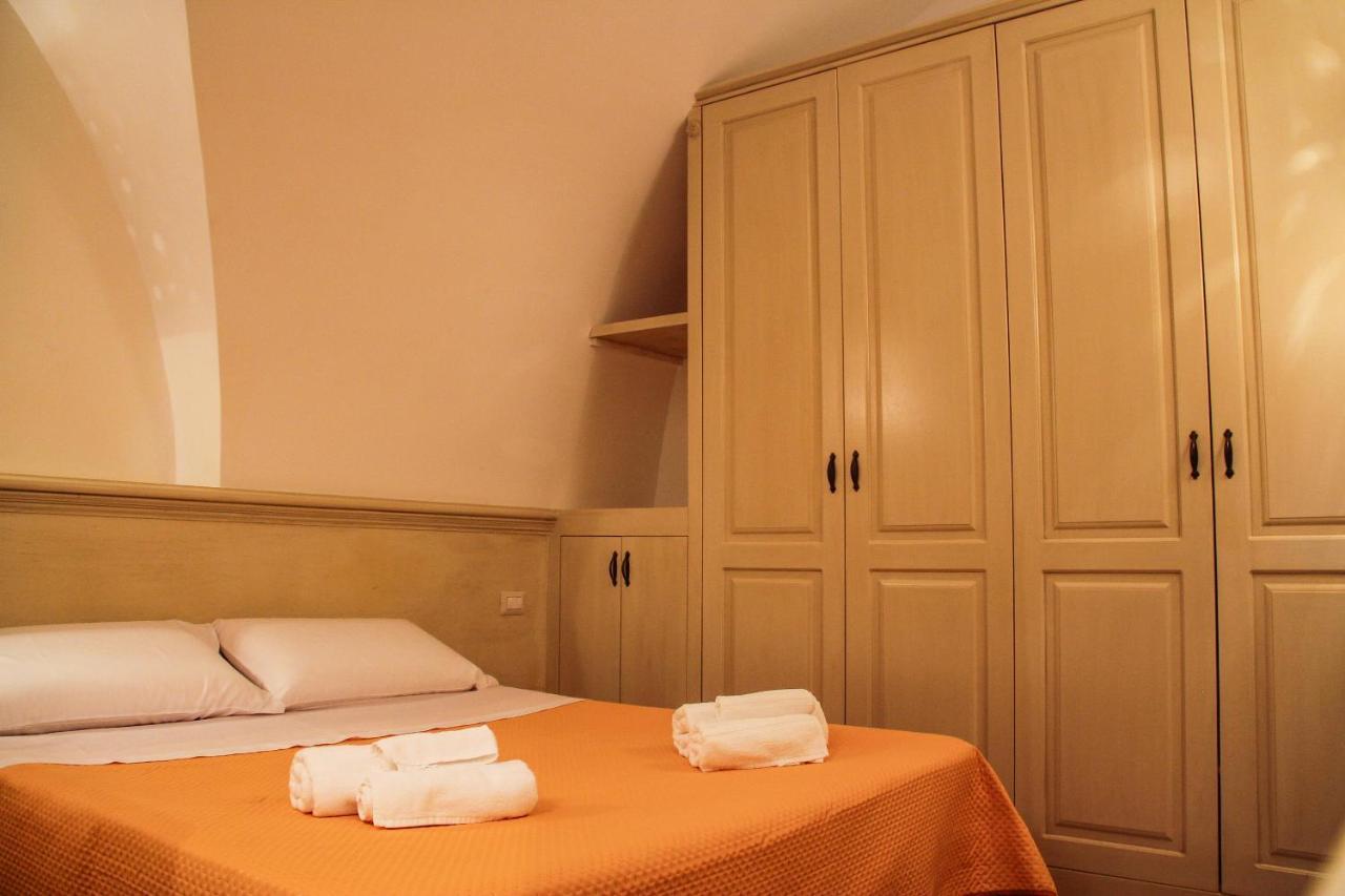 Al Civico 4 Bed and Breakfast Molfetta Eksteriør billede